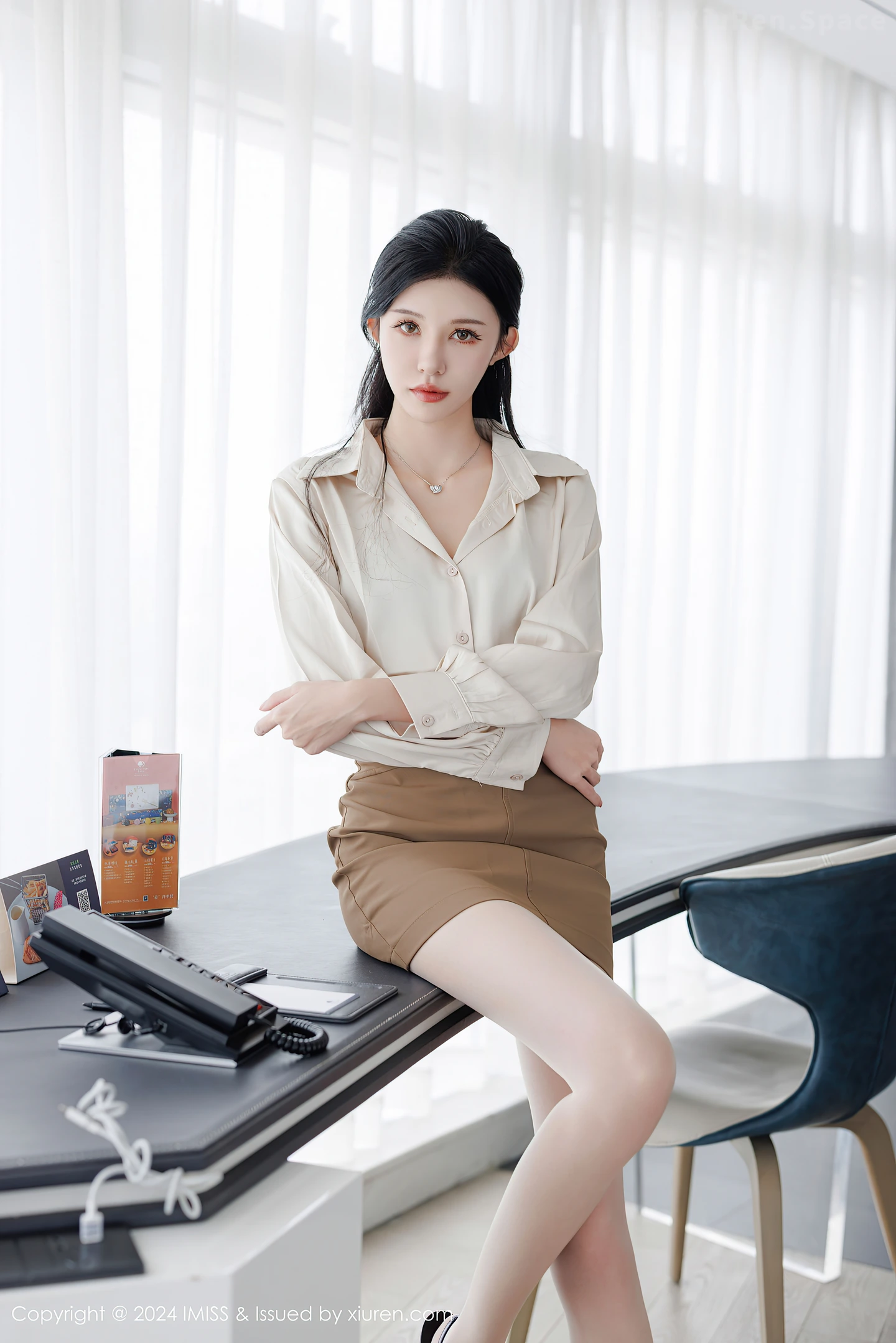 图片[5]-[IMISS爱蜜社]Vol.767 模特泥鳅鳅性感时尚装扮米色上衣配短裙露超薄肉丝完美诱惑写真44P-秀人网官方网站